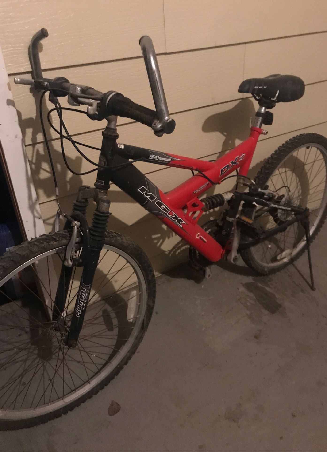 Mountain bike MUST SELL BY Saturday