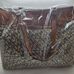 Tommy Hilfiger Tote