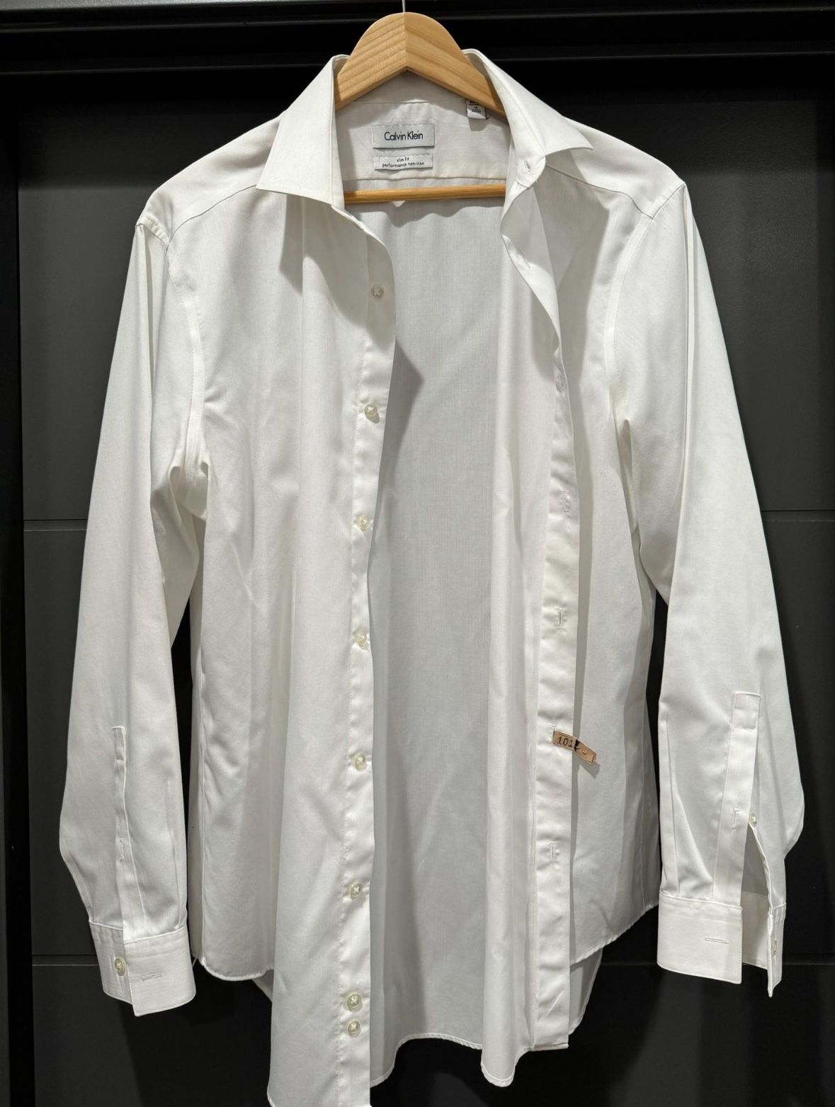 Calvin Klein Men’s Long Sleeve White Dress Shirt. 