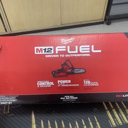 Milwaukee M12 Fuel Hatchet 