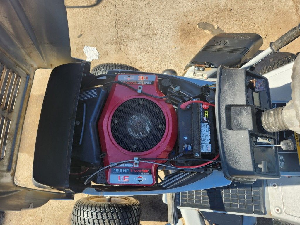 riding lawnmower