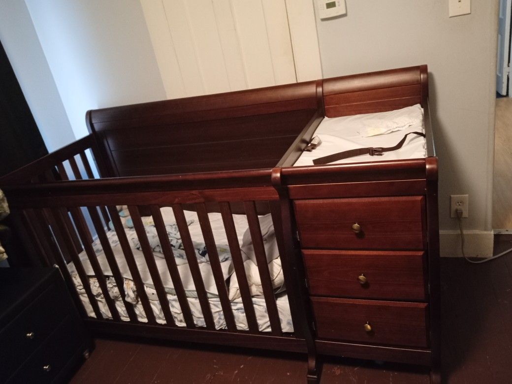 Kalani Crib With Attached Drawers And Changing Table