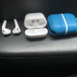 Apple AirPods Wireless Bluetooth