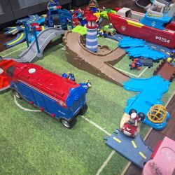Paw Patrol Adventure Bay Play Set