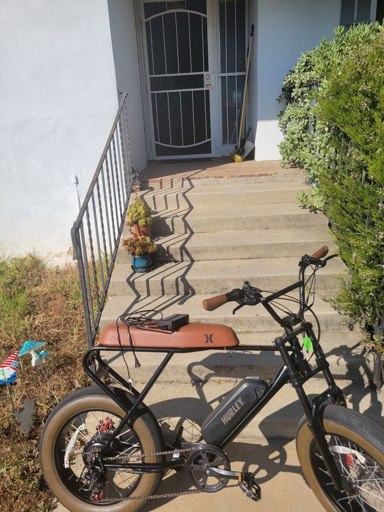 Hurley Mini Swell E Bike