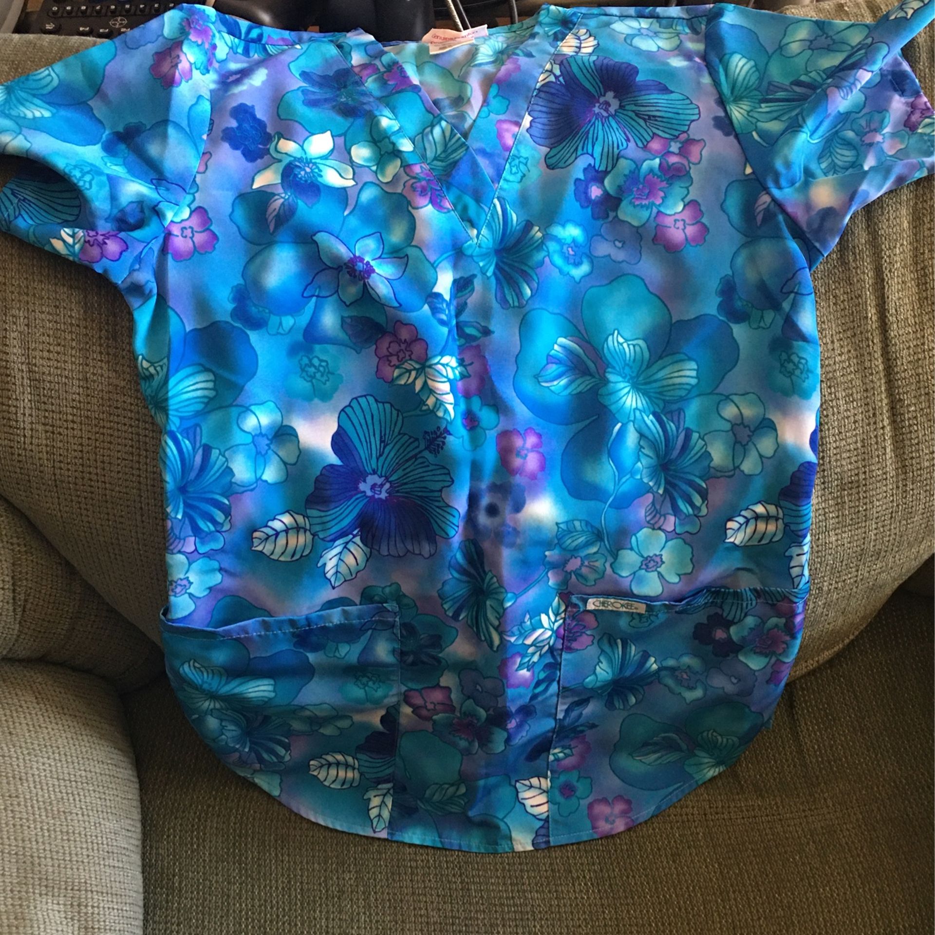 Scrub Top Floral