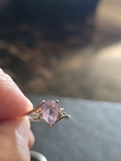 Vintage 925 NV Sterling Silver Amethyst Avon Ring With Cz’s