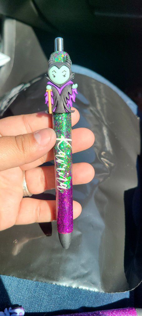 Chucky Glitter Pen ❤ 