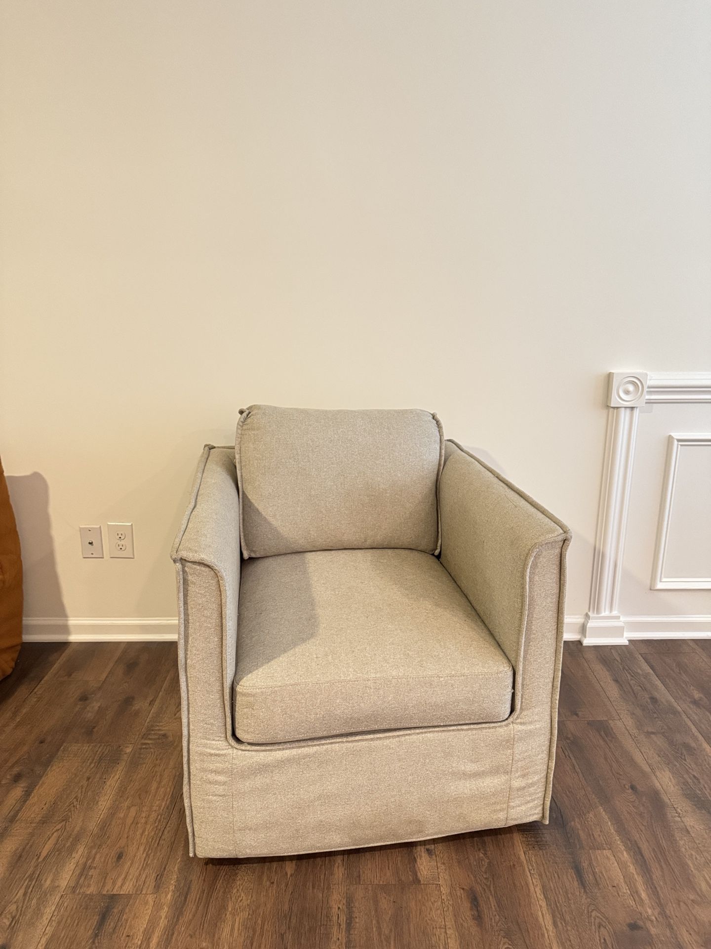 Modern Swivel Armchair 