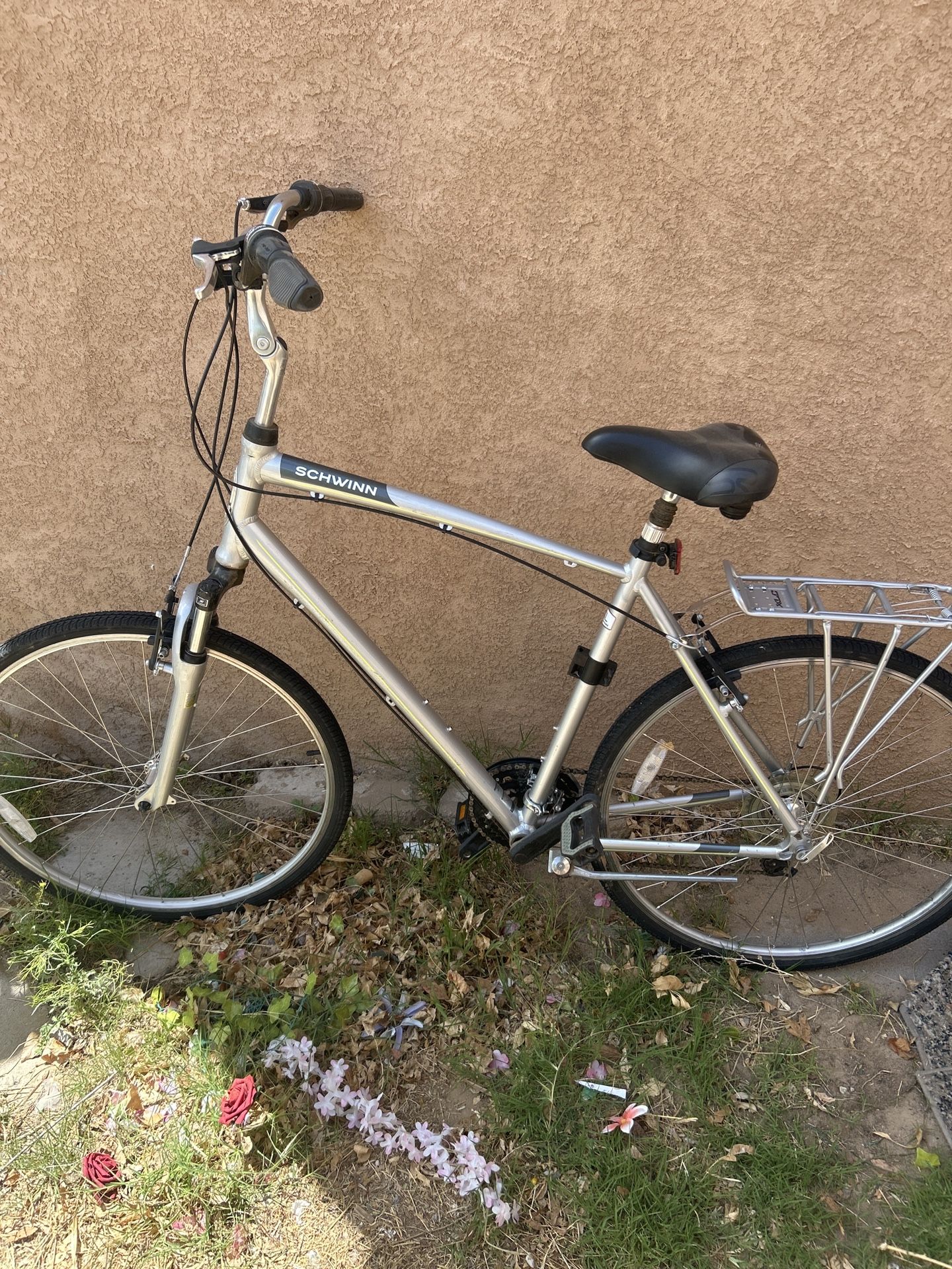 For Sale: Schwinn Wayfarer 700c Hybrid Bike – 7-Speed, Retro Steel Frame