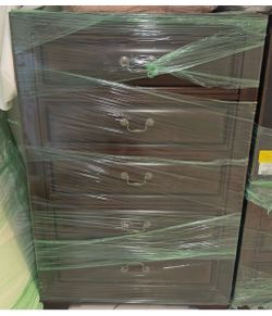 Tall dresser and 2 nightstand  Gabetero in good condition y 2 mesas de noche en buena condición