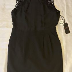 Elegant Black Dress (With Pockets!)