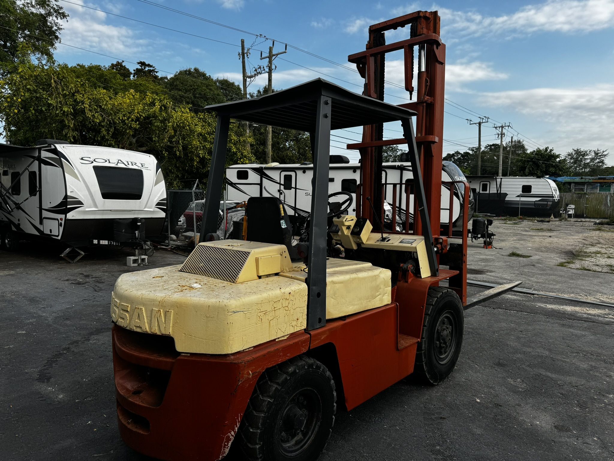 Nissan Forklift 12000 Pounds Diesel