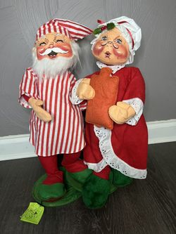 Vintage Annalee Mobilitee Holiday Dolls