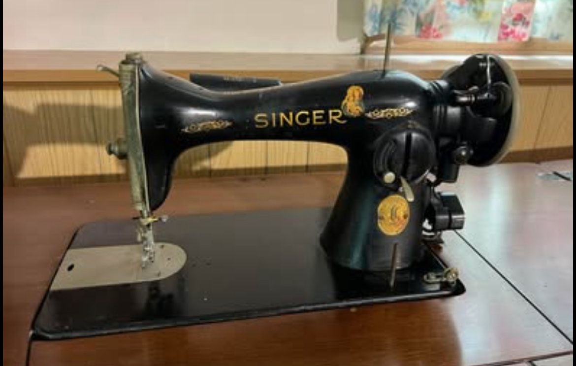 1950’s Singer Sewing Machine and cabinet with accessories, foot pedal Vintage MCM desk