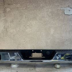 2020-2025 GMC SIERRA 2500HD/3500HD REAR BUMPER COVER  W/O SENSORS OEM (contact info removed)3