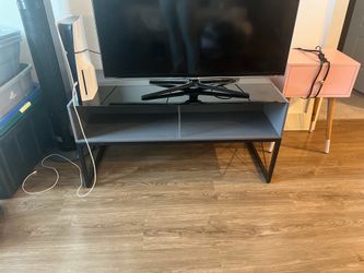 Black/Gray table