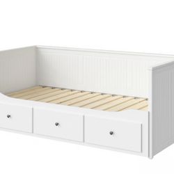Ikea Hemnes Pull Out Bed W/Storage