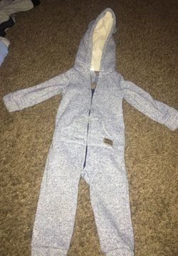 Moving Sale. Carters Warm ZIPUp Bodysuit size 12 Months