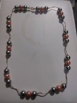 14K gold beaded necklace Lent 18 in used