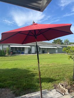 Tommy Bahama Beautiful patio umbrella! Only $50