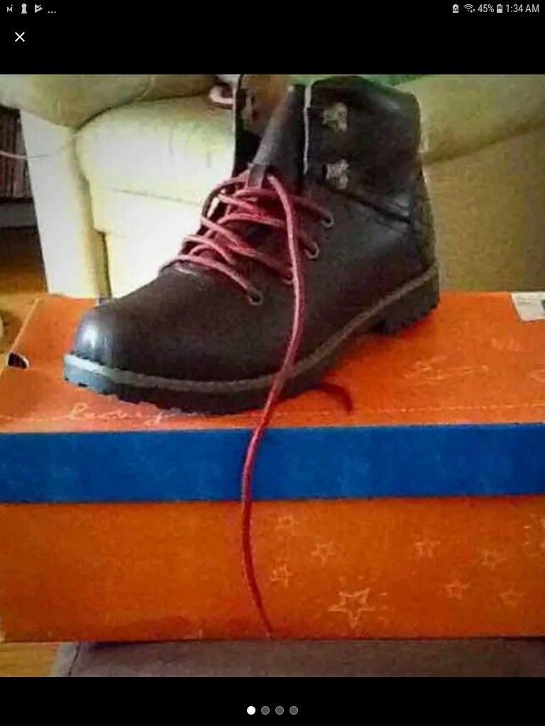 Boys boots