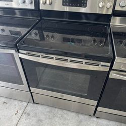 Self Cleans GE Electric Stove Oven Can Deliver