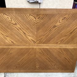 Beautiful Real wood 6 Chair Dining room table!