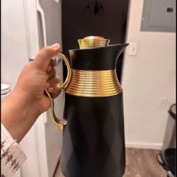 Elegant Black & Gold Thermos – Middle Eastern Style | Hot Drink Vacuum Flask