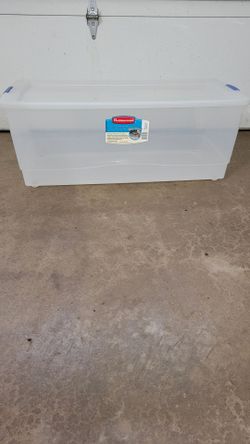 Rubbermaid Container