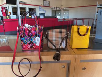Louis Vuitton Burberry Fendi purses for sale different prices layway available 10% Dwon if you interested please make sure you ask for Maribel thank y