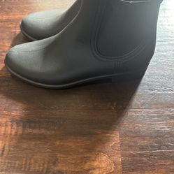 Aldo Short Boot Size 10