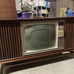 RCA Victor New Vista TV/Stereo/Radio Console