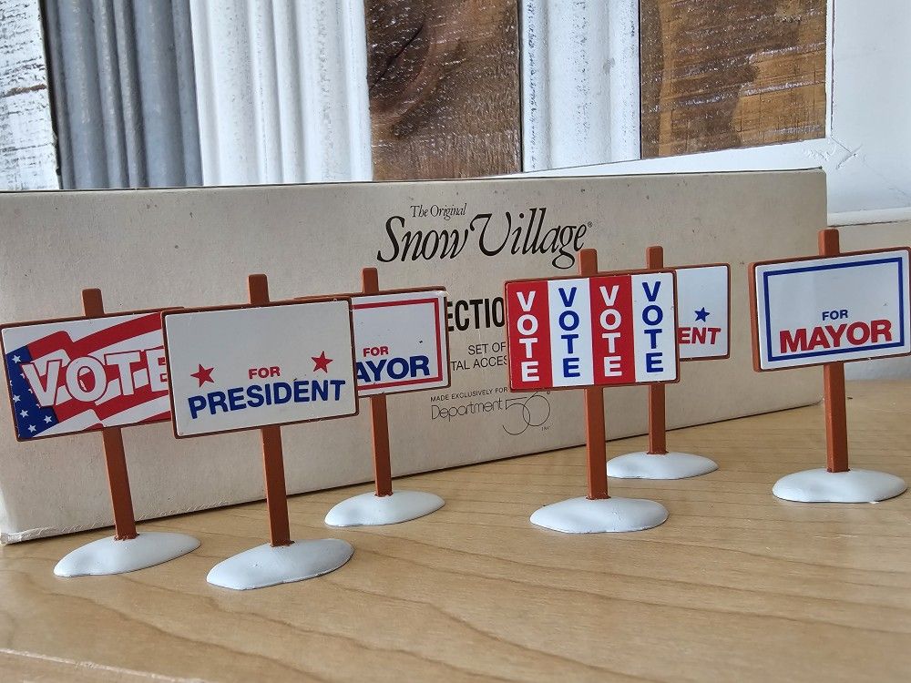 $10.00 - 1995 Christmas Department 56, Snow Village Collection "Village Election Yard Signs"! Set Of (6)/(3) To Write On - New In Box!