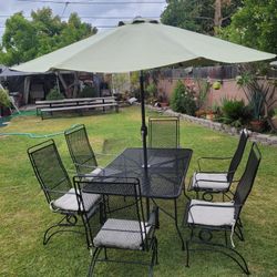 Outdoor Patio Table And Chairs 