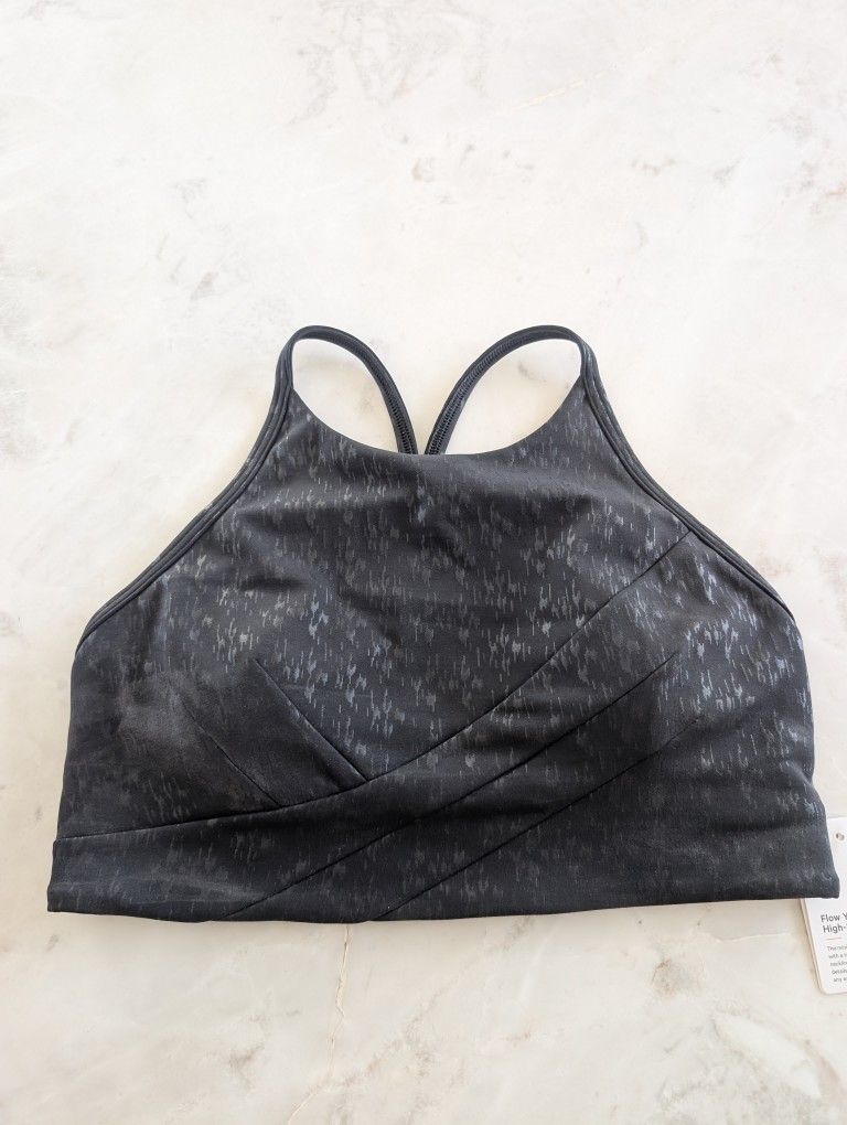 NWT Lululemon Flow Y Wrap-Front High-Neck Bra
Light Support, B/C Cup - size 6