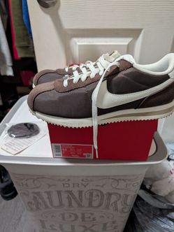 WOMEN NIKE BROWN CORTEZ