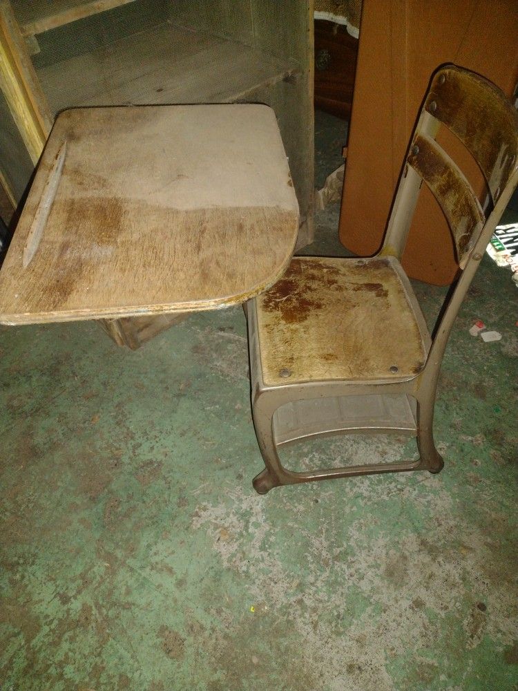 Kids School Desk Vintage $75 Obo
