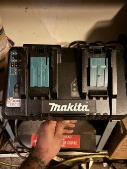 18V Lithium-Ion Dual Port Rapid Optimum Charger Makita