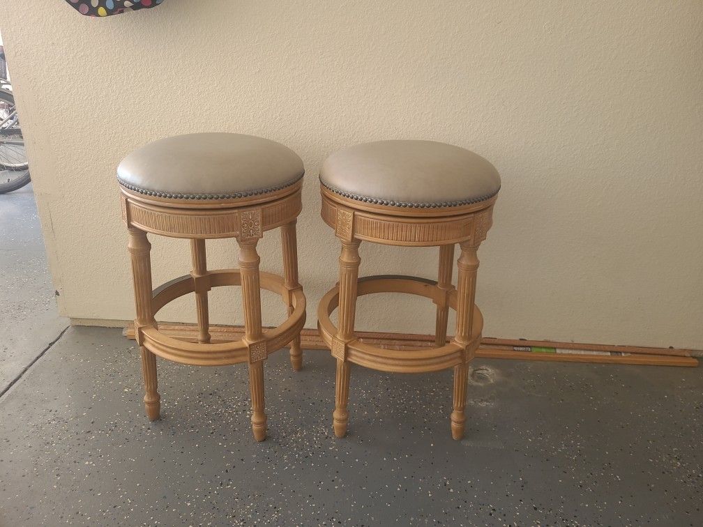 2 EXCELLENT 30" BAR STOOLS