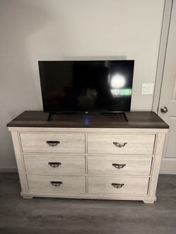 Leighton 6-Drawer Dresser