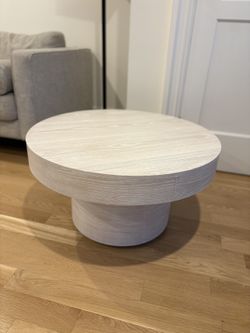West Elm Round Pedestal Coffee Table – Light Wood