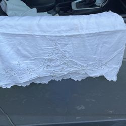 Serving Table Clothes X 2 Embroidered 