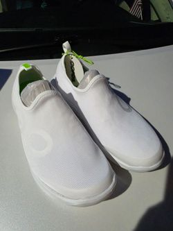 Oofos sneakers