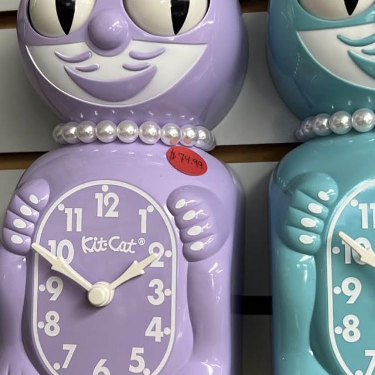 Purple Kit Cat Clock for Sale in Hollywood, CA - OfferUp