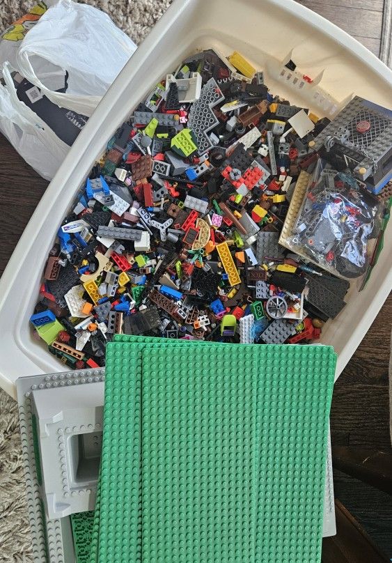 Huge 10+ Lbs Of Assorted Loose Legos