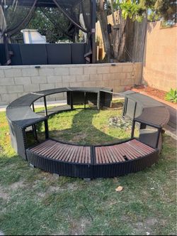 Circular Outdoor Seating for Inflatable Jacuzzi’s