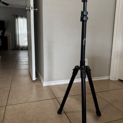 Pivo Tripod 