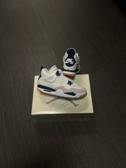 Jordan 4 Retro “SB Navy”