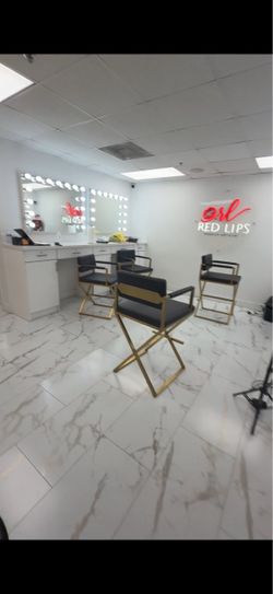Makeup chair